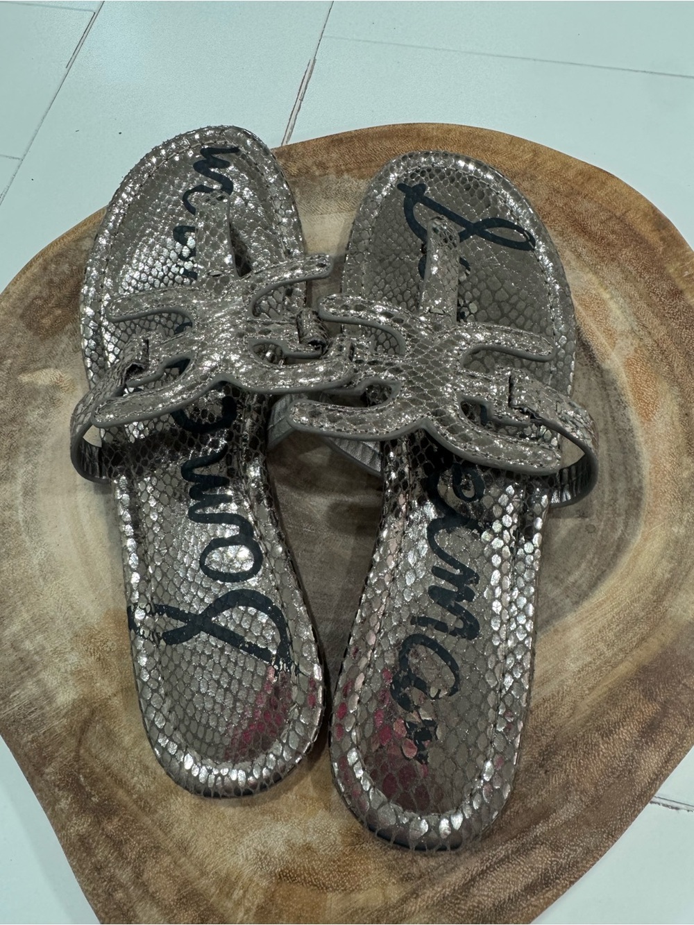 Sam Edelman Metallic Snake-Embossed Silver Thong Sandals Size 9 - Picture 2 of 5